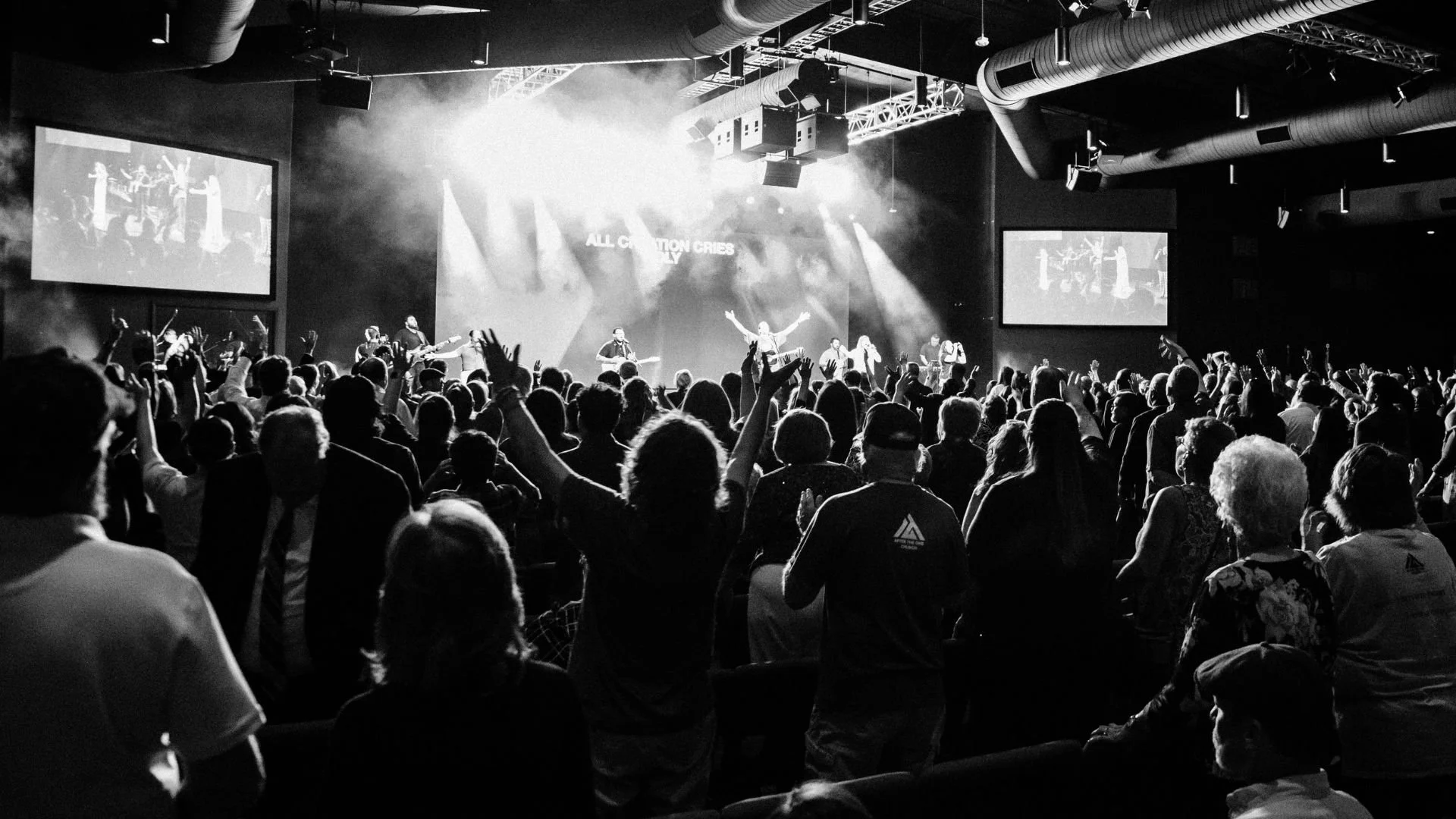 Worship at an Arizona Ministry Network gathering
